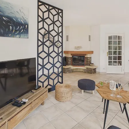 Maison Avec Terrasse Et Jardin Pour 6 - Бенодет